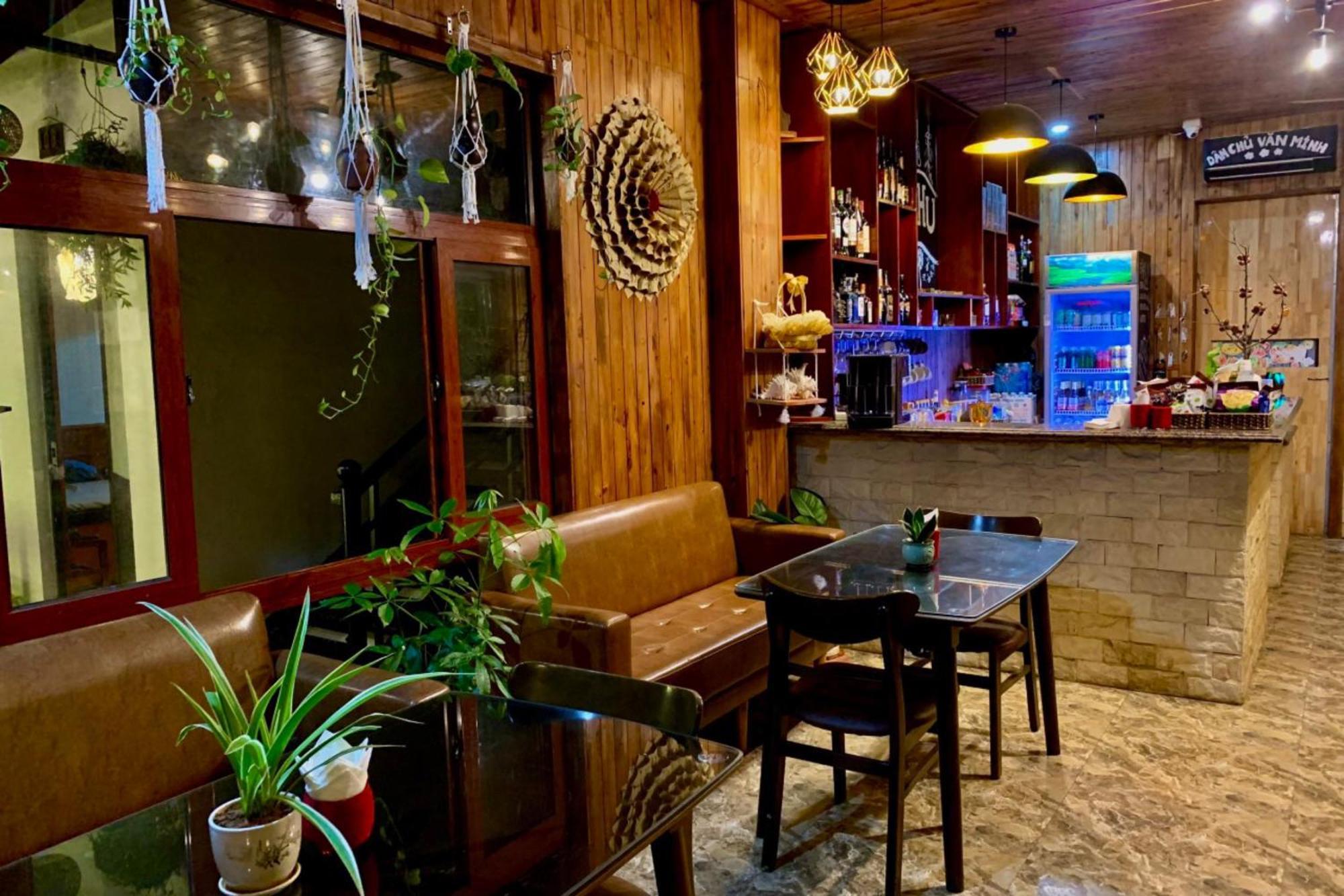 ニンビン The Pineapple House Bed & Breakfast エクステリア 写真